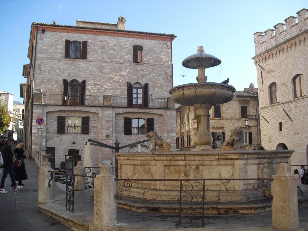 Ogni Finestra E Un Quadro - Appartamento Ad Assisi Exterior photo